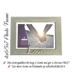 📌 *Picture Frame - Malden Love Expressions Picture Frame - Excellent Condition